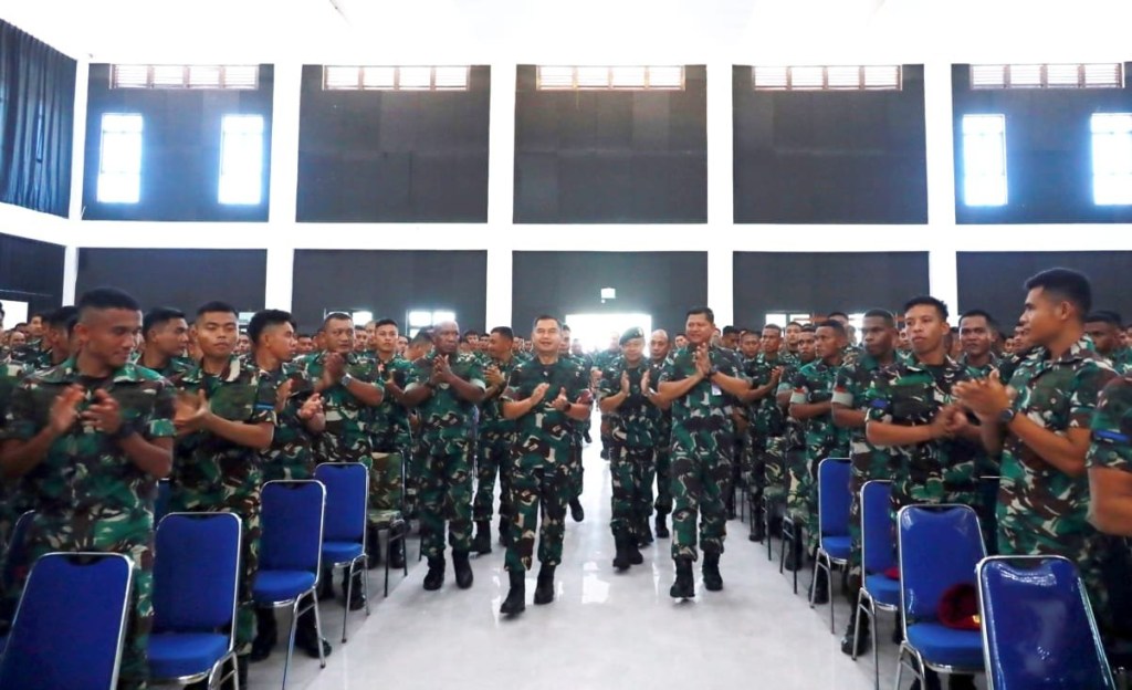 Kasum TNI Kunjungi Koarmada III dan Berikan Arahan Kepada Prajurit TNI Wilayah Sorong