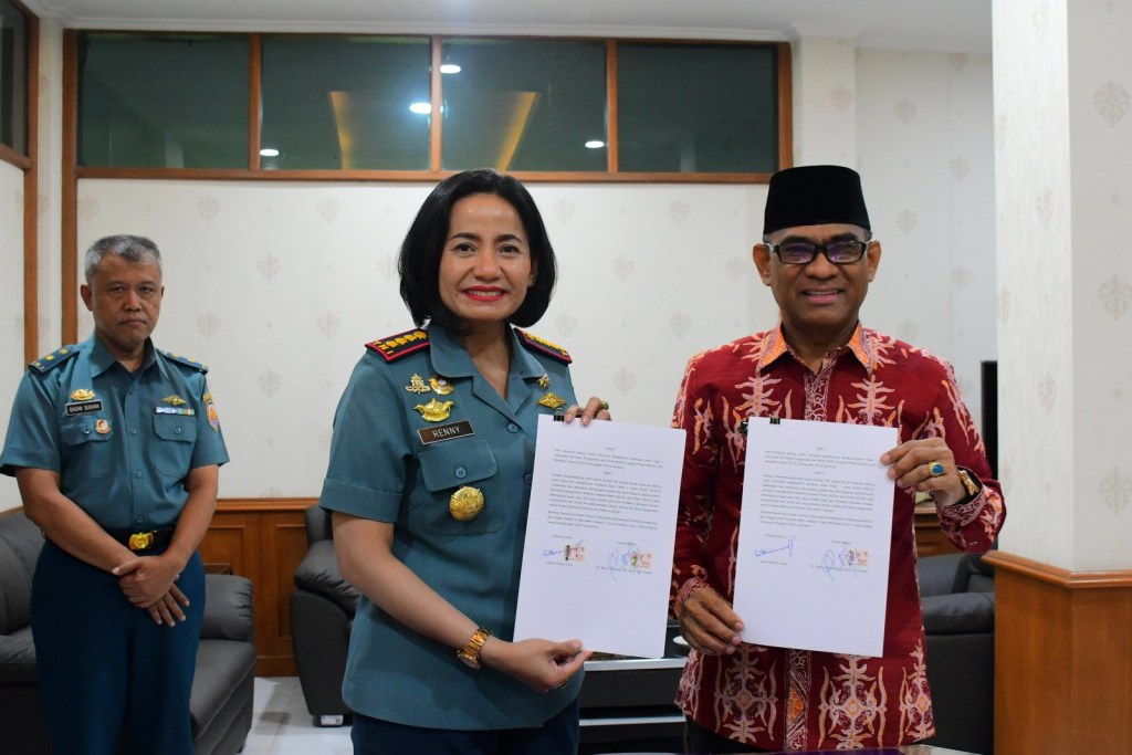 Komandan Lanal Bandung Tanda Tangani BAST Alih Status Penggunaan Bangunan Gedung Ex TVRI Stasiun Jawa Barat Kepada Kementerian Pertahanan CQ TNI Angkatan Laut