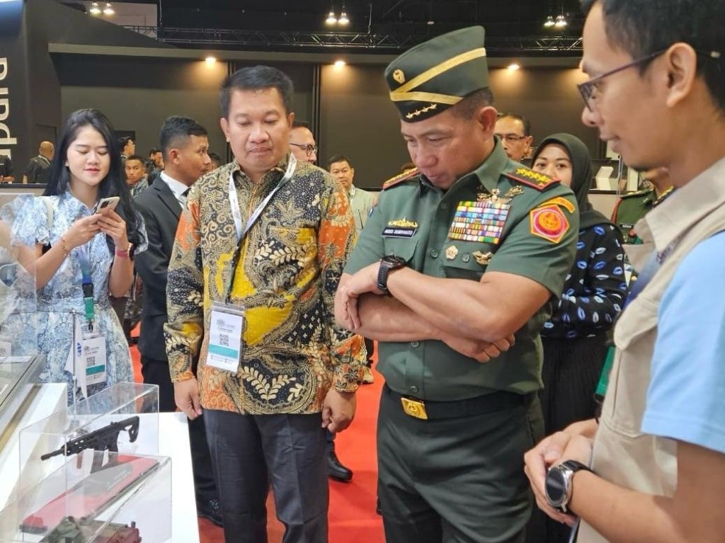 Panglima TNI Penuhi Undangan Jeneral Tan Sri Dato’ Seri Mohammad Bin Ab Rahman